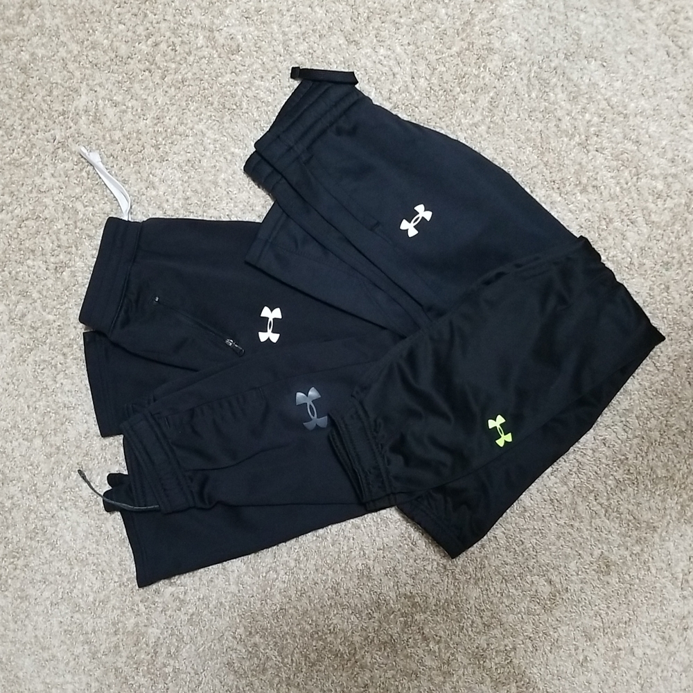 Lot of 4 pairs of Under Armour Pants, Boys  Size 7